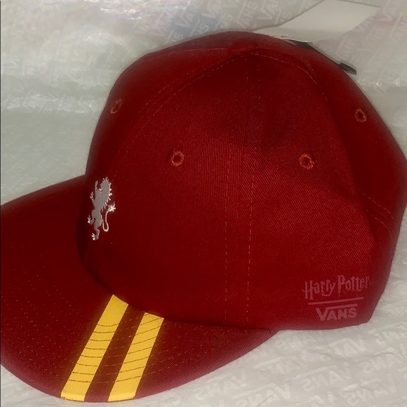 >Ⓜ️HARRY POTTER GRYFFINDOR EMBROIDERED FRONT DESIGN ADJUSTABLE STRAP😍 NEW VANS - Picture 4 of 14